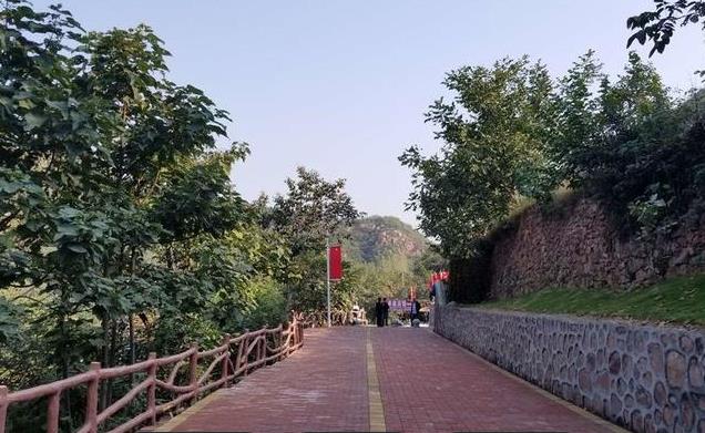 环翠峪花果山.jpg 环翠峪花果山.jpg